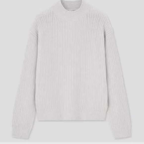 UNIQLO Off White LIGHT SOUFFLE YARN MOCK NECK SWEATER SZ LARGE NEVER WORN - Picture 1 of 2